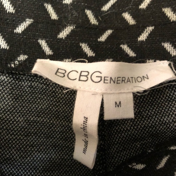 BCBG Capri pull up stretch pants - Picture 3 of 5